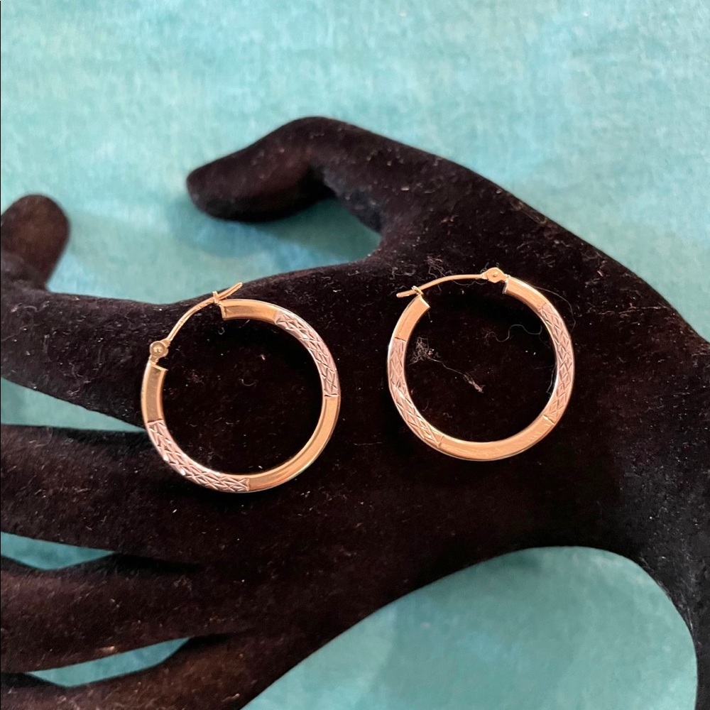 Vintage Pre-owned 14K White diamond cut accent and Yellow Gold Hoop Earrings